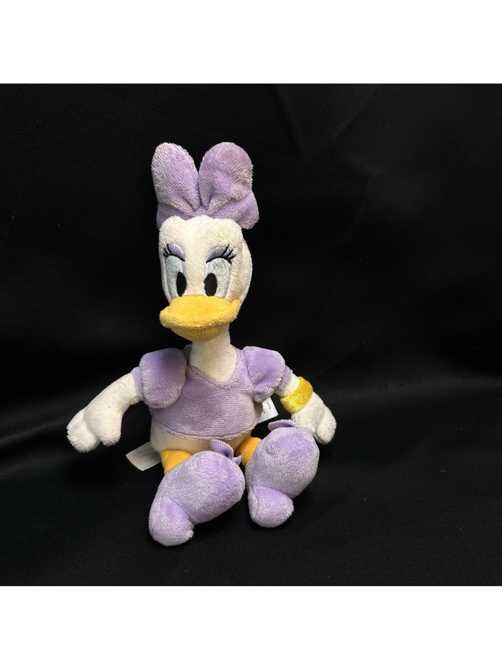 Disney Store Daisy Duck Bean Bag Plush with Lavender Outfit 8" Read